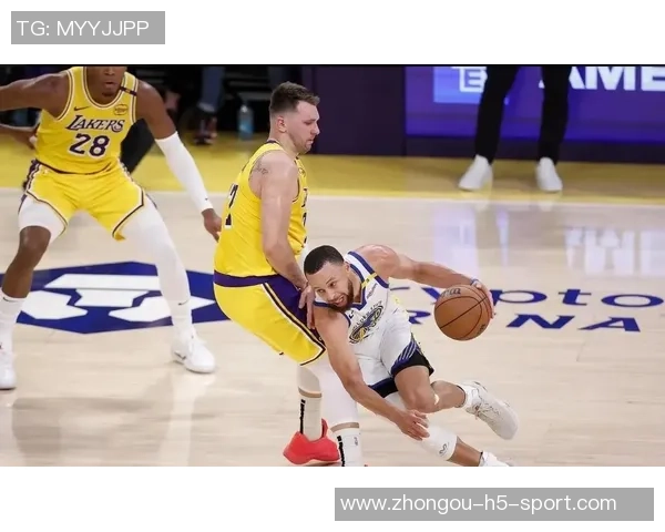 卢卡与浓眉一年前互换球队现状对比湖人独行侠得分差异显著